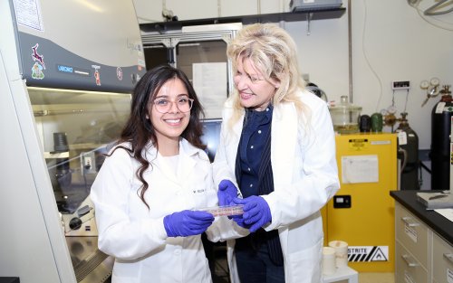 CNSE PhD student Maria Paredes-Espinosa with Mentor and Associate Professor of Nanobioscience Janet Paluh